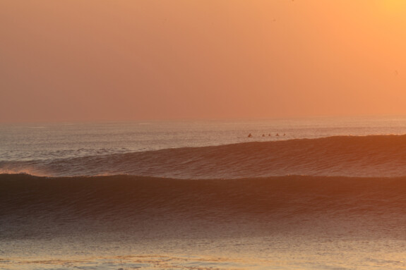 white_waves_04