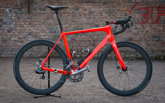Outville_Vpace Story_erste Serie Carbonrennrad mit Scheibenbremsen 2013