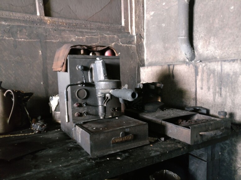 Outville_Vpace Story_Siebträgermaschine nach dem Brand 2018