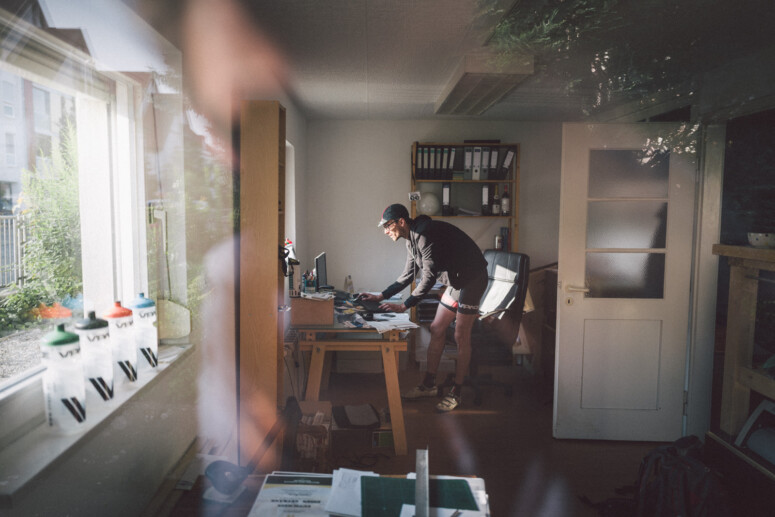 Outville_Vpace Story_Sören im Showroom in Ravensburg