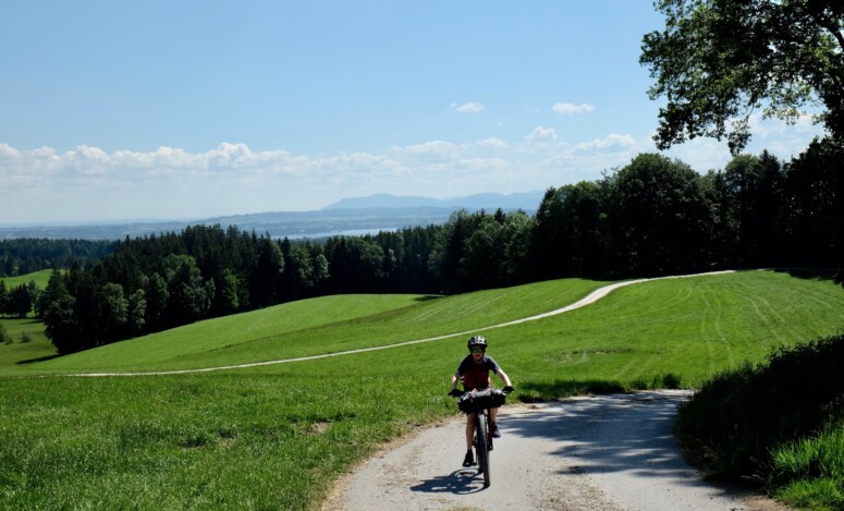 Outville_Family Bikepacking_Staffelsee_Forggensee_Blick zurück zum Staffelsee