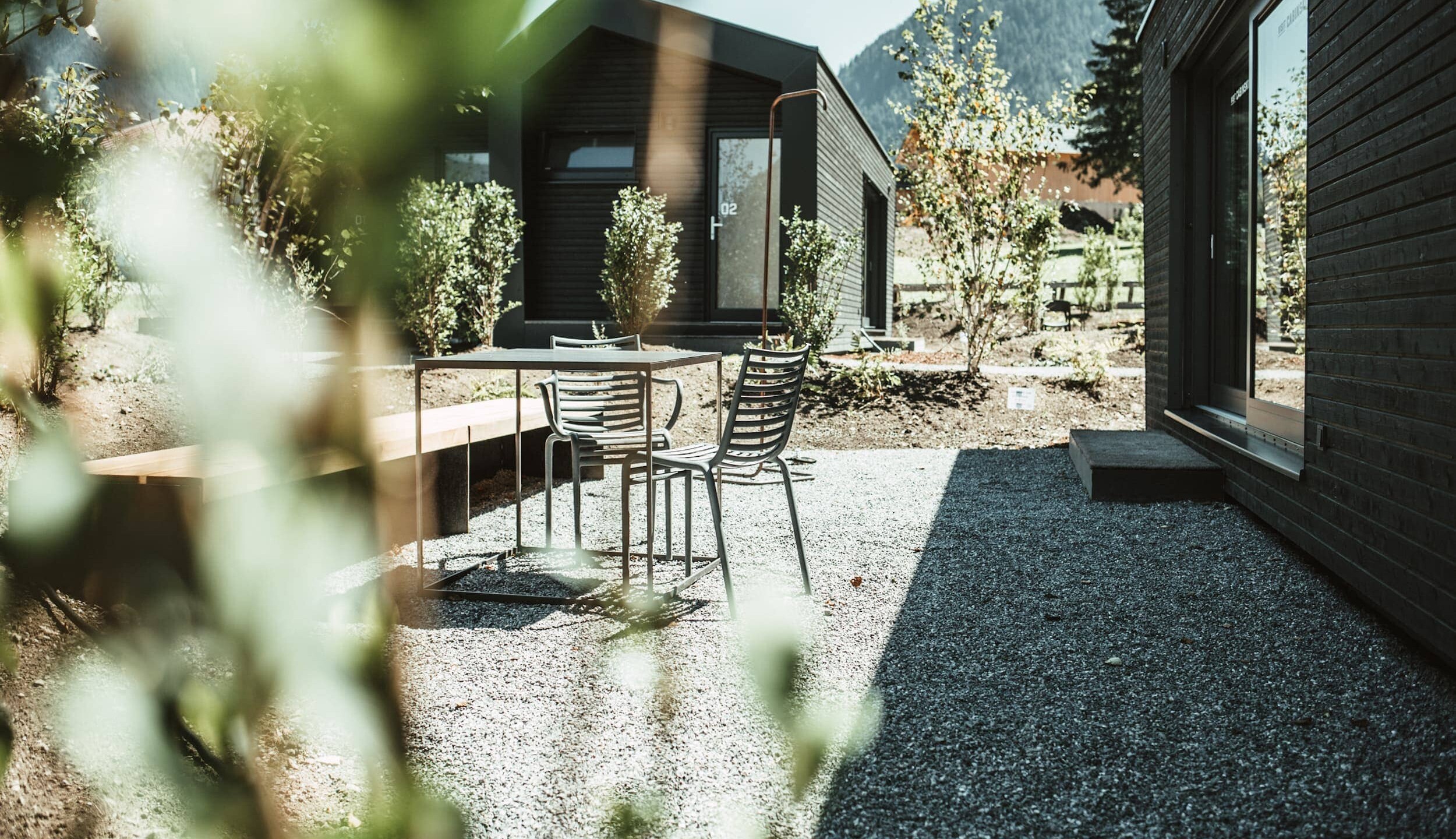 Jede Cabin hat eine eigene Terrasse; Foto: Lena Everding, cabinski GmbH