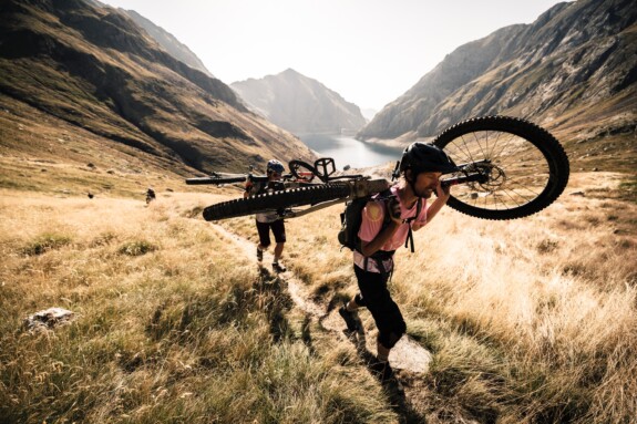 13 Eine lange Bike-Trage-Passage stand bevor
