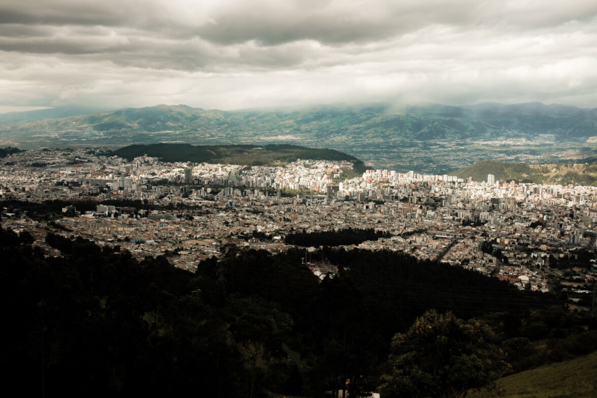 Die Stadt Quito ist einfach nur riesig und zieht sich wie ein Pilzbefall übers Land