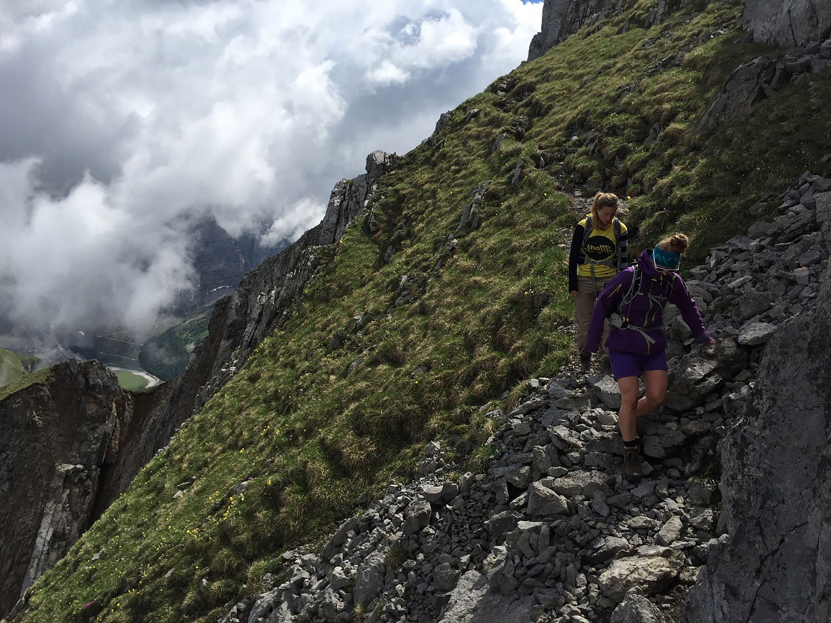 munichmountaingirls-frauen-berge-dav-sektion-oberland-aktion-karwendel-falkenhuette-steinfalk-hoehenangst-training
