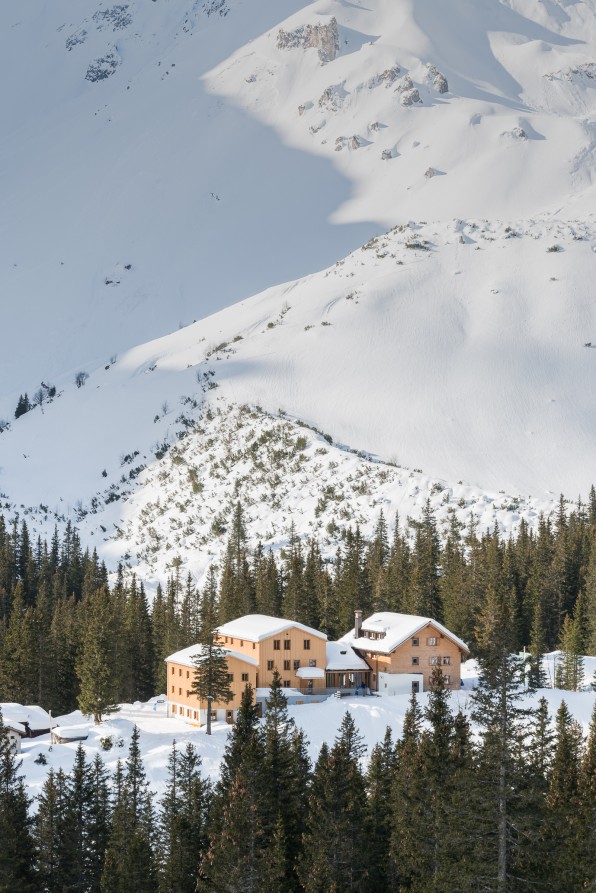 Outville_Lindauer Hütte_in the woods