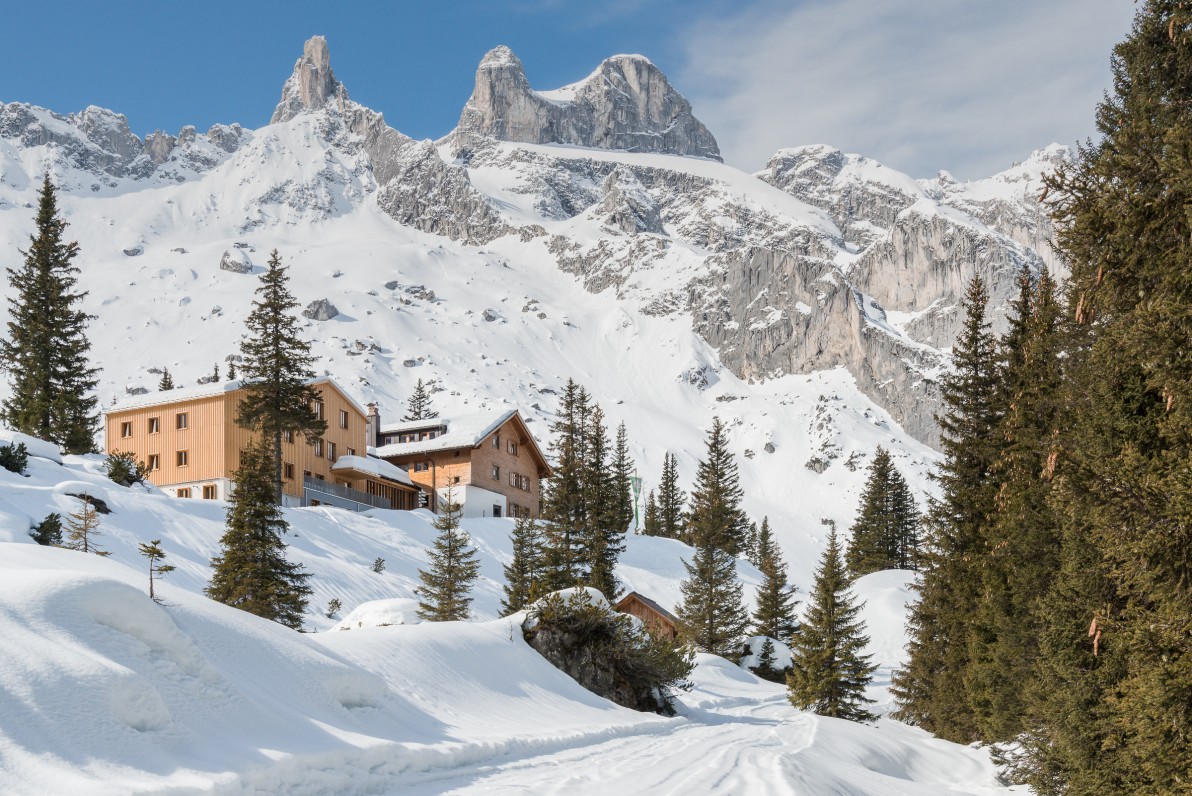 Outville_Lindauer Hütte_mit den Drei Türmen