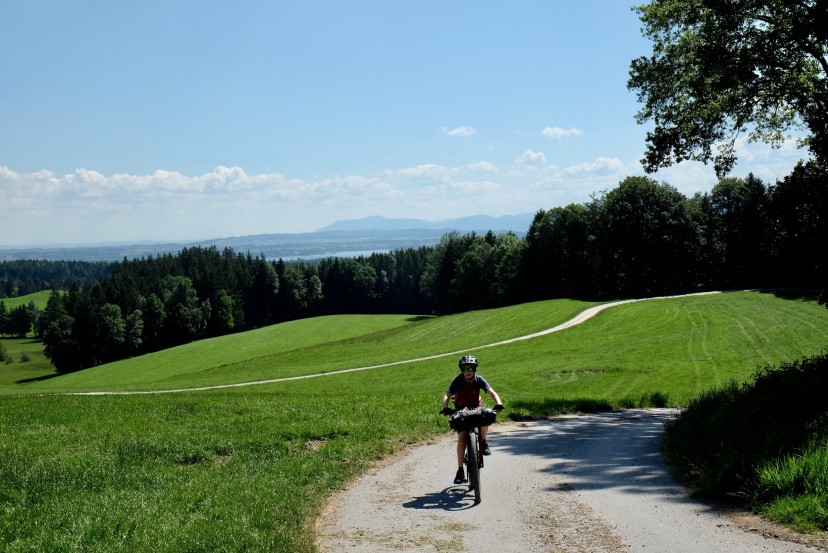 Outville_Family Bikepacking_Staffelsee_Forggensee_Blick zurück zum Staffelsee